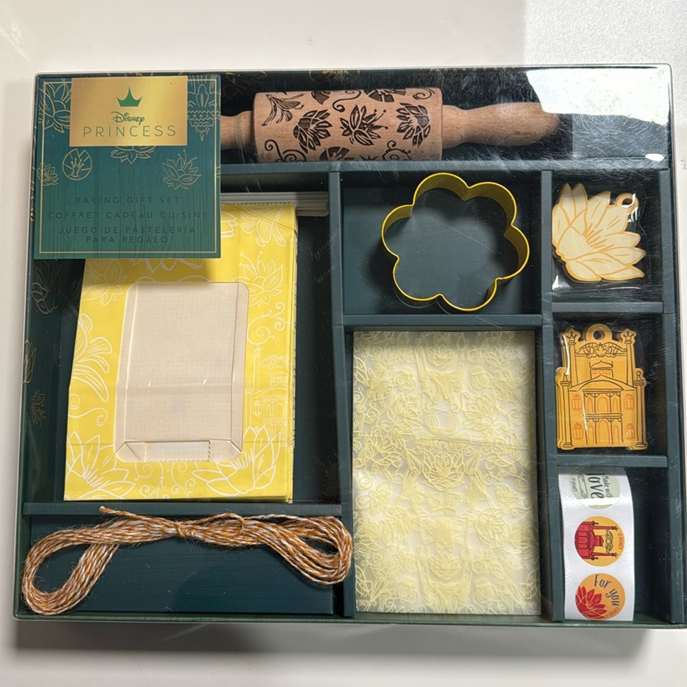 Disney Tiana Baking Gift Set Princess and the Frog New Cooking Set